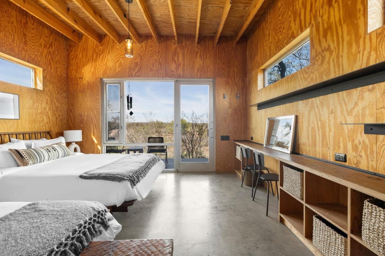 Lazo House - Riverfront With Overlooking Llano River Dış mekan fotoğraf